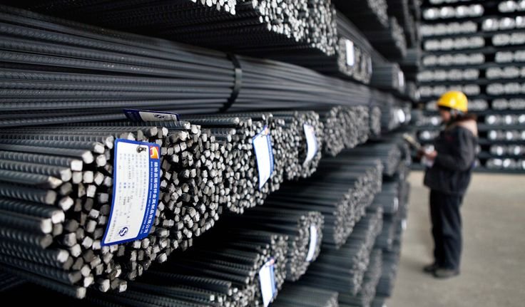 nicholas bloom decentralized firms are more recession proof